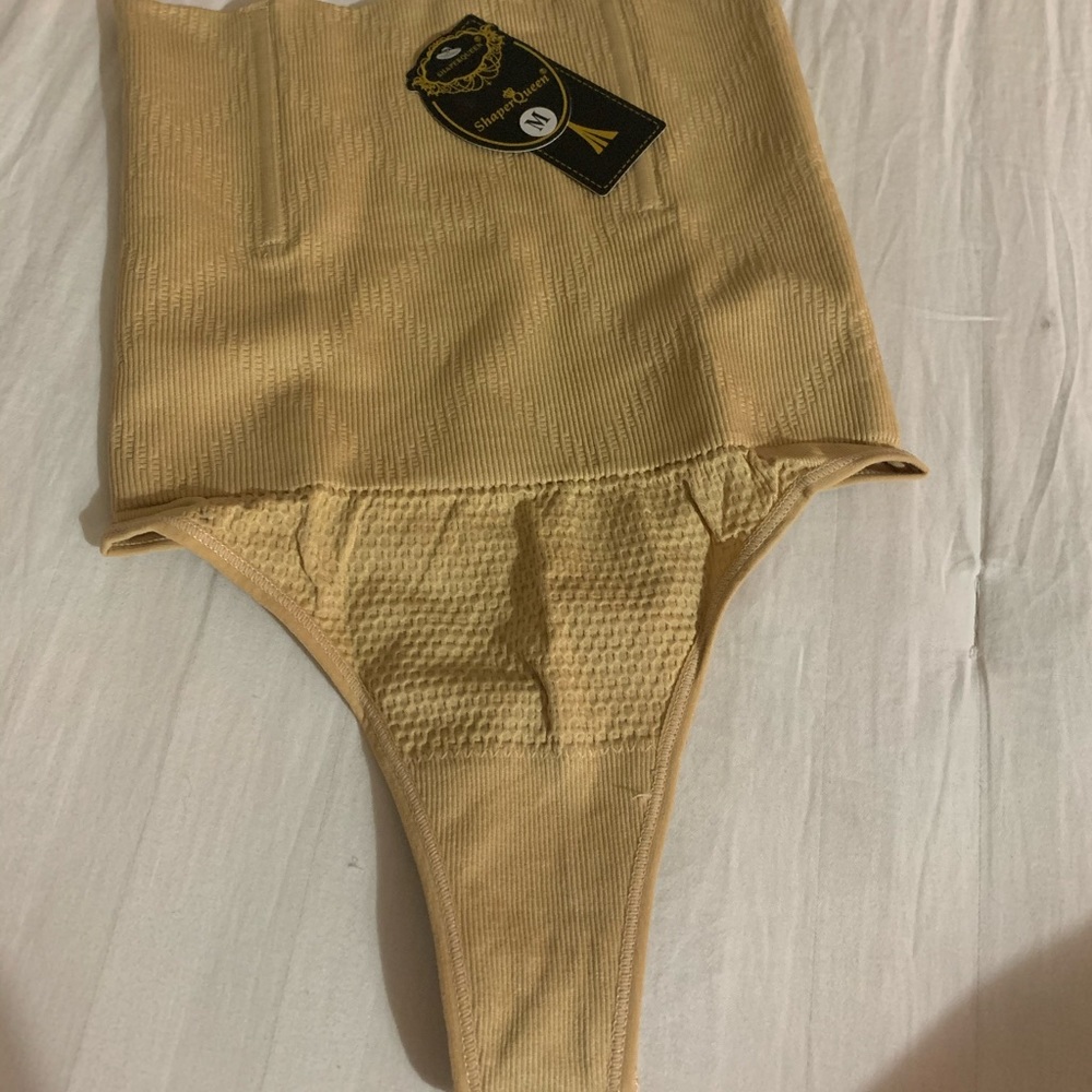 NEW skims/spanks (thong)